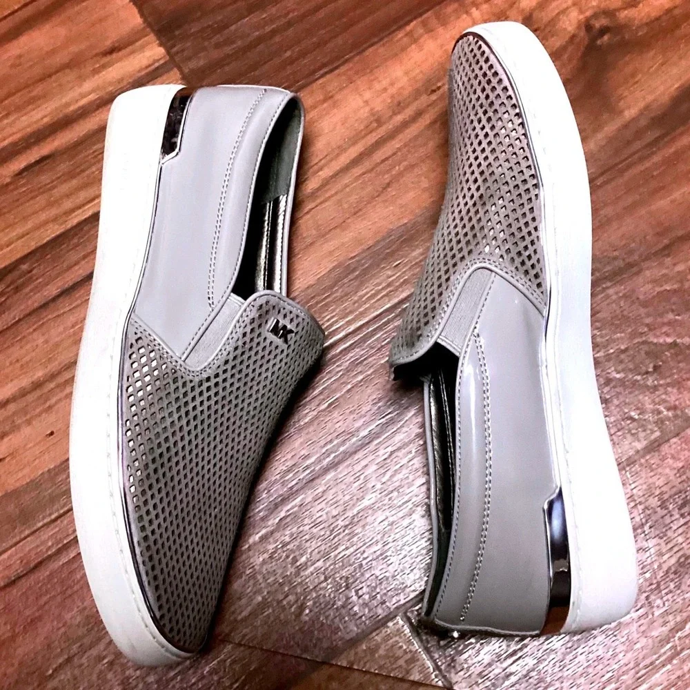 Michael Kors Kyle Women's Perforated Leather Slip On Sneakers Silver‎ Trim 9.5M